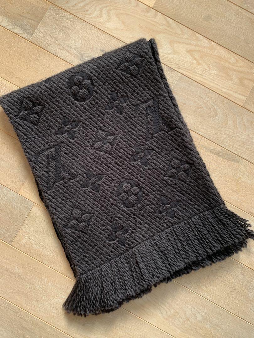LOUIS VUITTON ブラック　マフラー