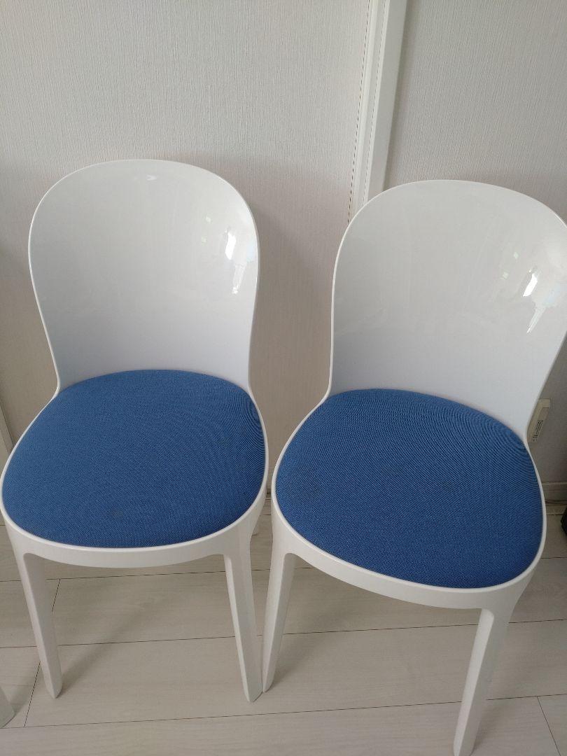 ①MAGIS　VANITY CHAIR　ブルー　１点
