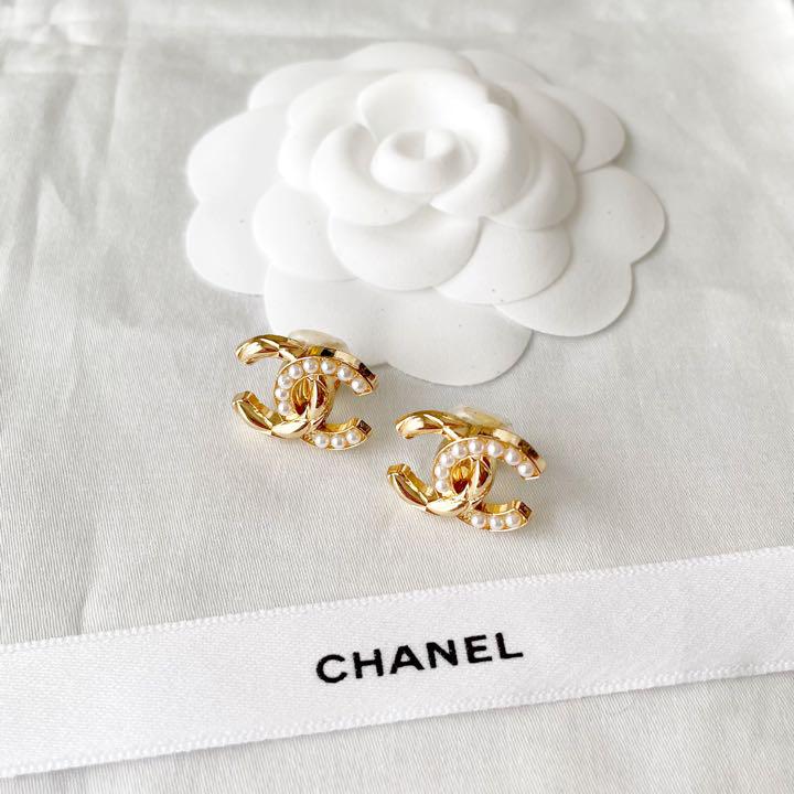 いただける CHANEL - ヴィンテージ シャネル ボタンピアス ハーフ 【2022新春福袋】 ぼたん様♡ありがとうございます♡ ノート/メモ帳