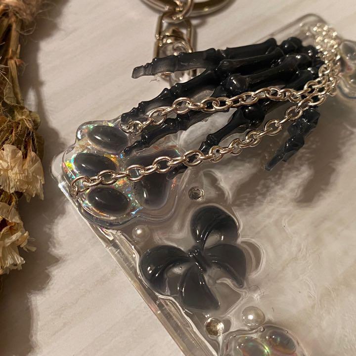 ハンドメイド トレカキーホルダーデコ ブラックキャット - メルカリ
