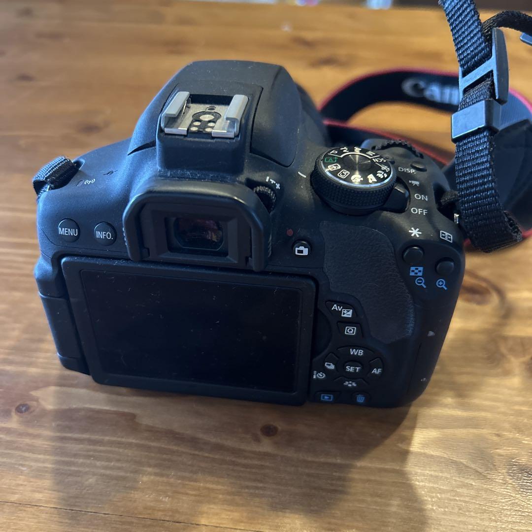 デジタルカメラ Canon EOS kiss X8i