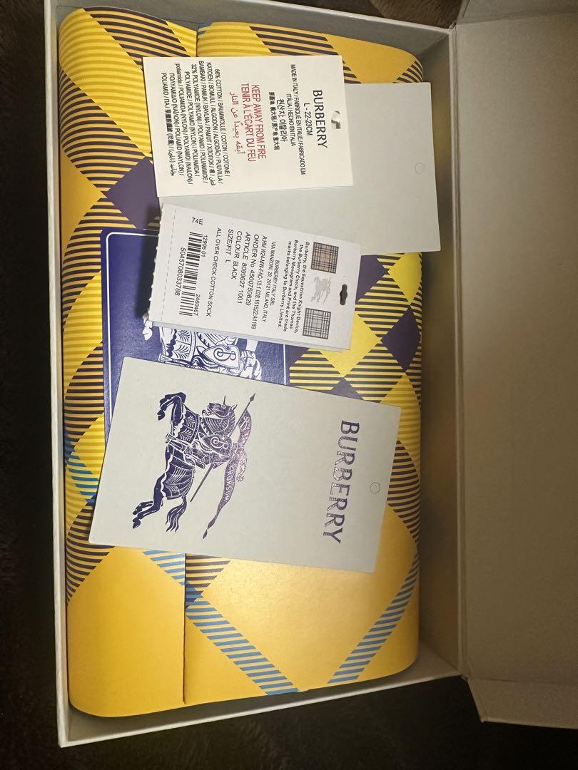 Burberry ソックス　メンズ
