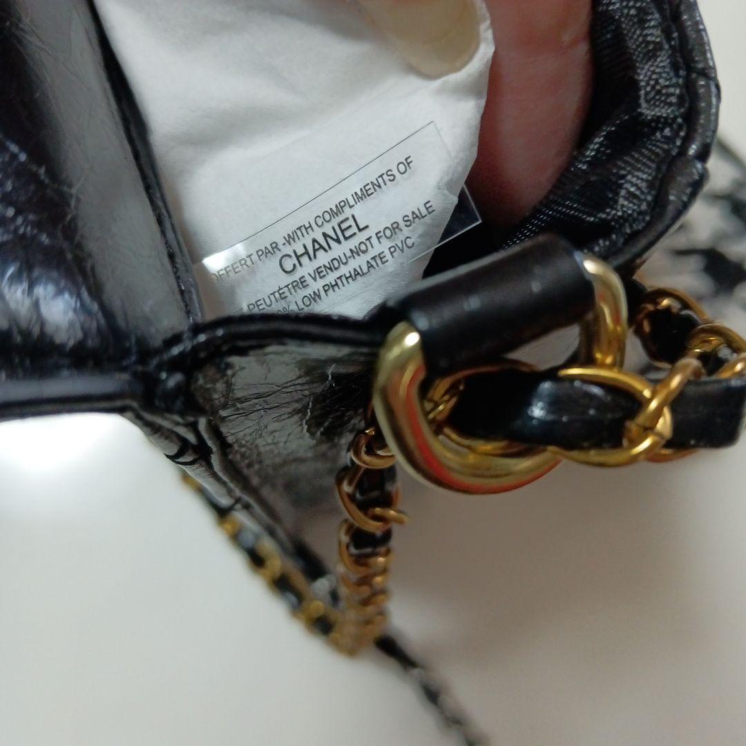 まりあ☆1点のみ☆CHANEL☆スマホショルダー☆ノベルティ☆ポーチ付き 新品 CHANEL シャネル ノベルティ ショルダーバッグ