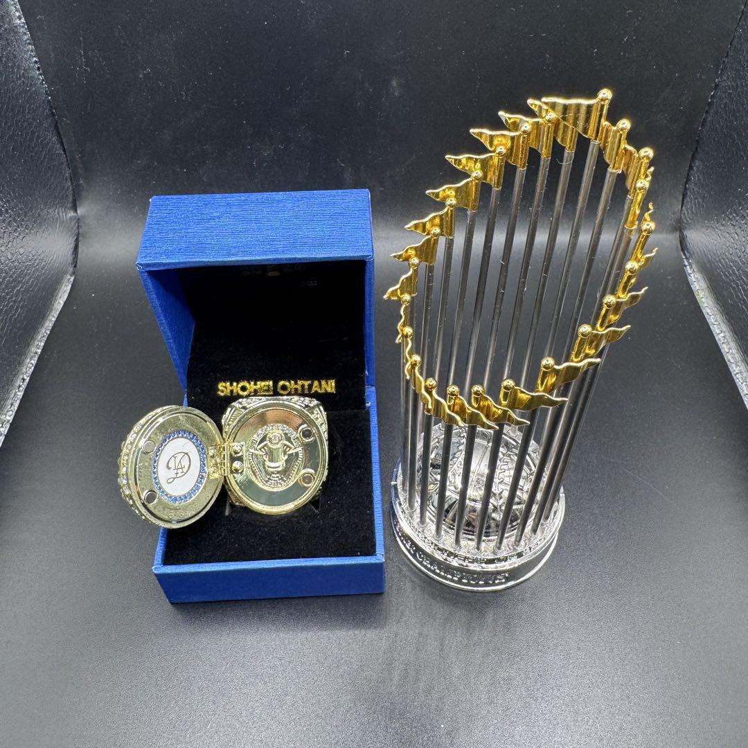 ドジャース 大谷翔平 チャンピオンリング た特製ケースミニトロフィーセット 非売品 ドジャース 大谷翔平 チャンピオンリング 特製ケースミニ