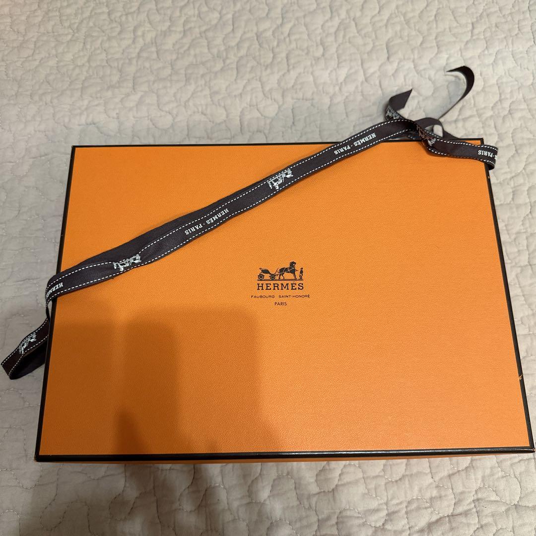 エルメス大きめ化粧箱