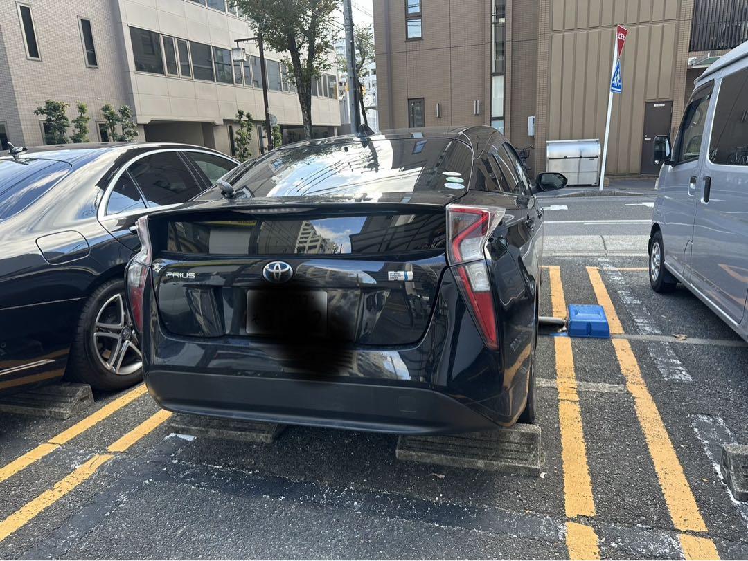 トヨタ プリウス ZVW30 黒