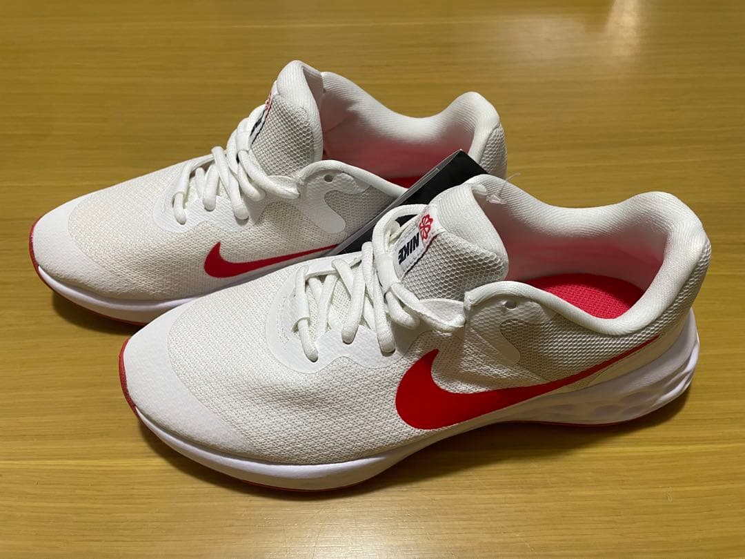 Nike スニーカー ホワイト/レッド　23cm