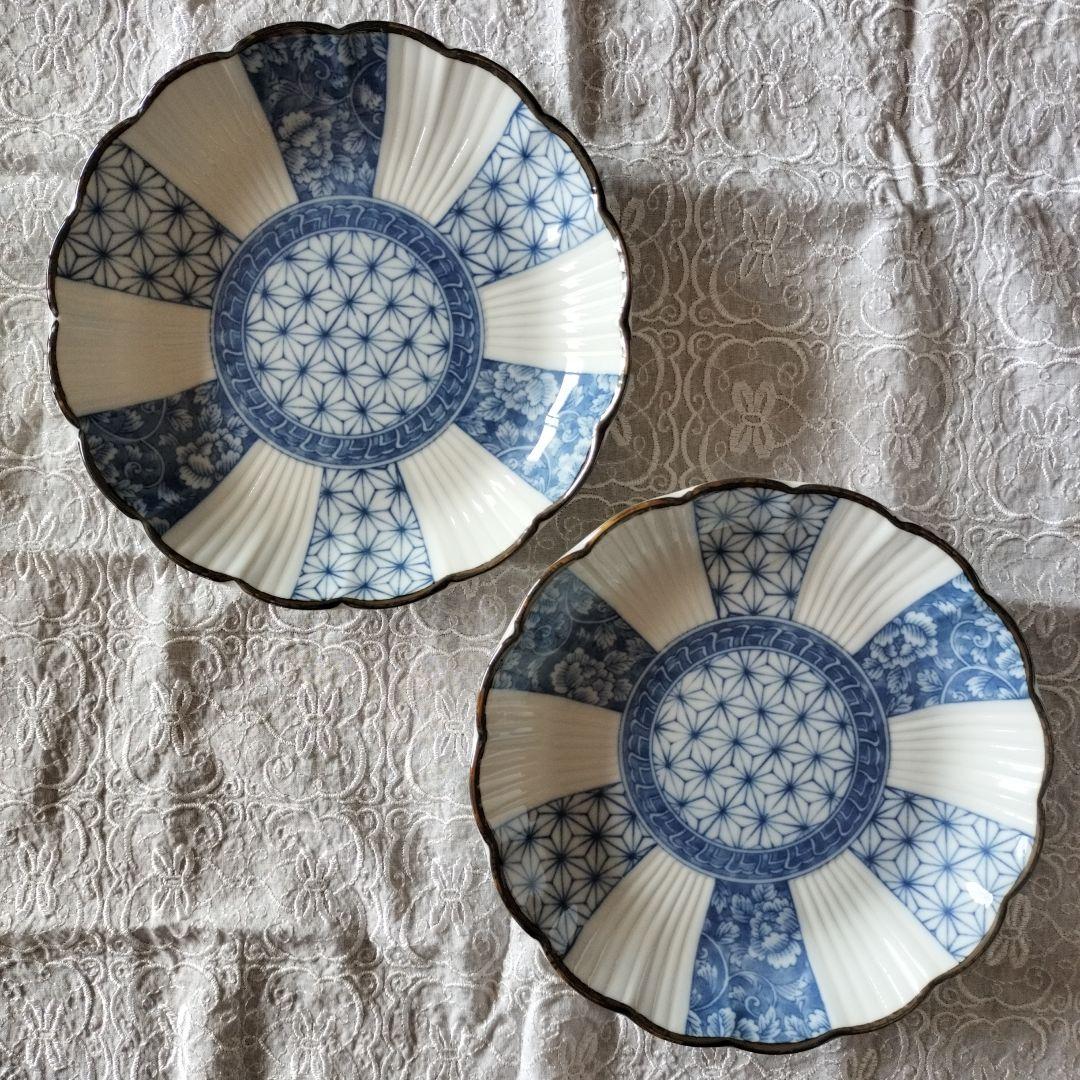 29日迄♡【美品】有谷窯青と白の花柄デザイン丸皿 2枚セット