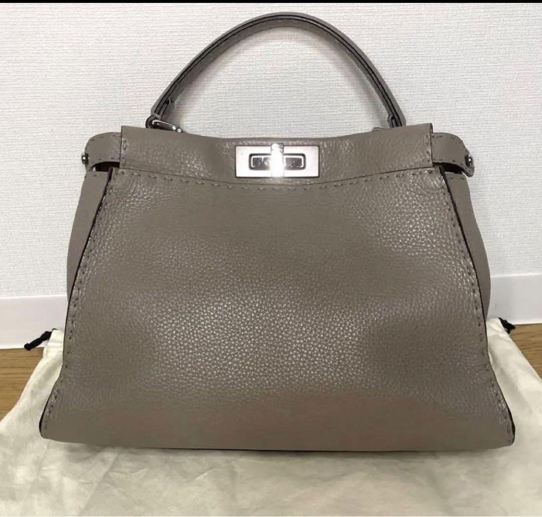 フェンディ ピーカブー セレリア FENDI バック 鞄