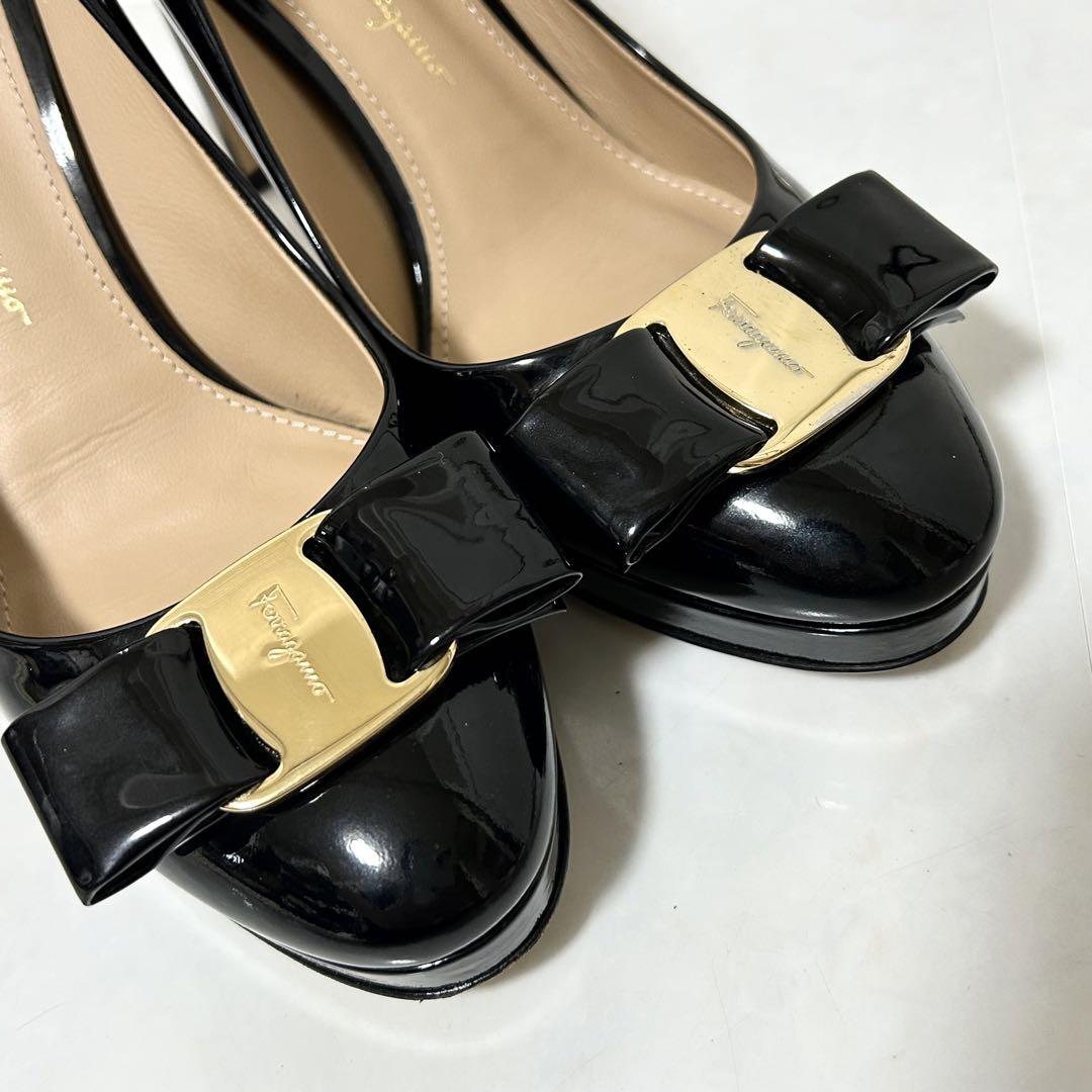 極美品 Salvatore ferragamo ヴァラ リボン パンプス 6C