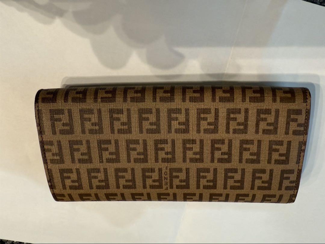 Fendi ロゴ入り ブラウン 長財布
