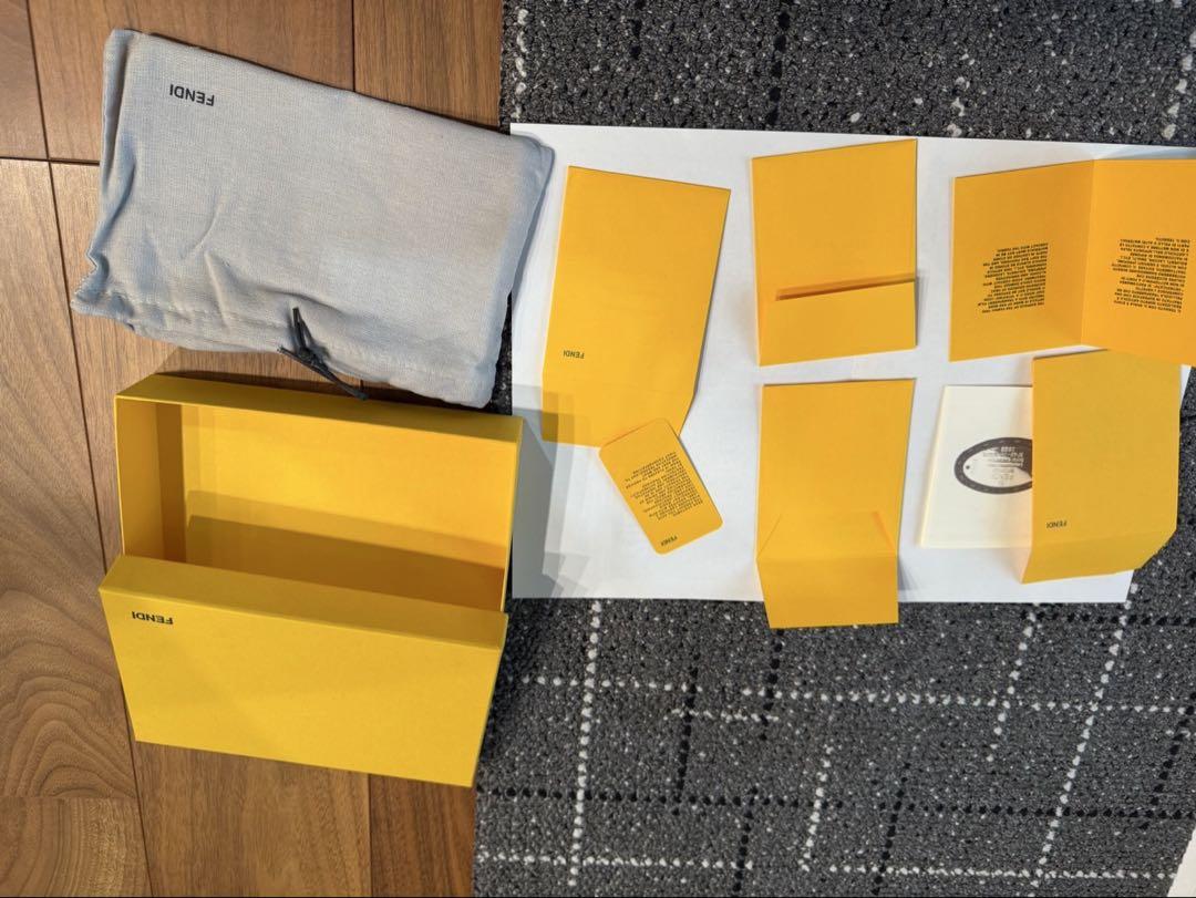 Fendi ロゴ入り ブラウン 長財布