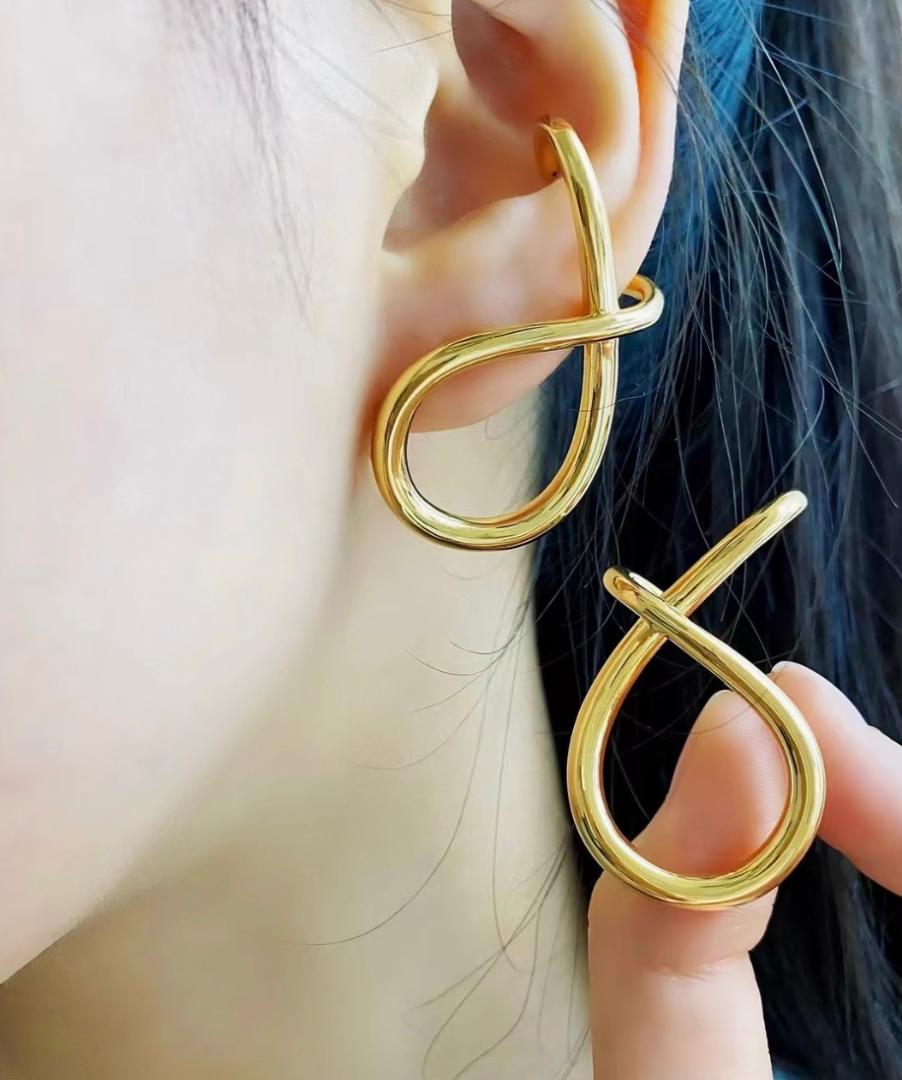フープピアス ツイスト