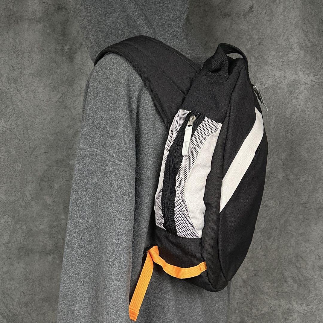 NIKE ナイキ ワンショルダーバッグ　ボディバッグ　Y2K 2000s 00s Y2K ナイキ ワンショルダー ボディバッグ スリング archive