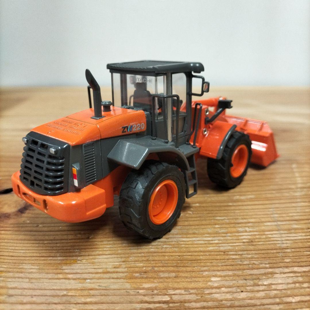 新品、未使用　HITACHI　ZW220 1/50 ホイールローダー
