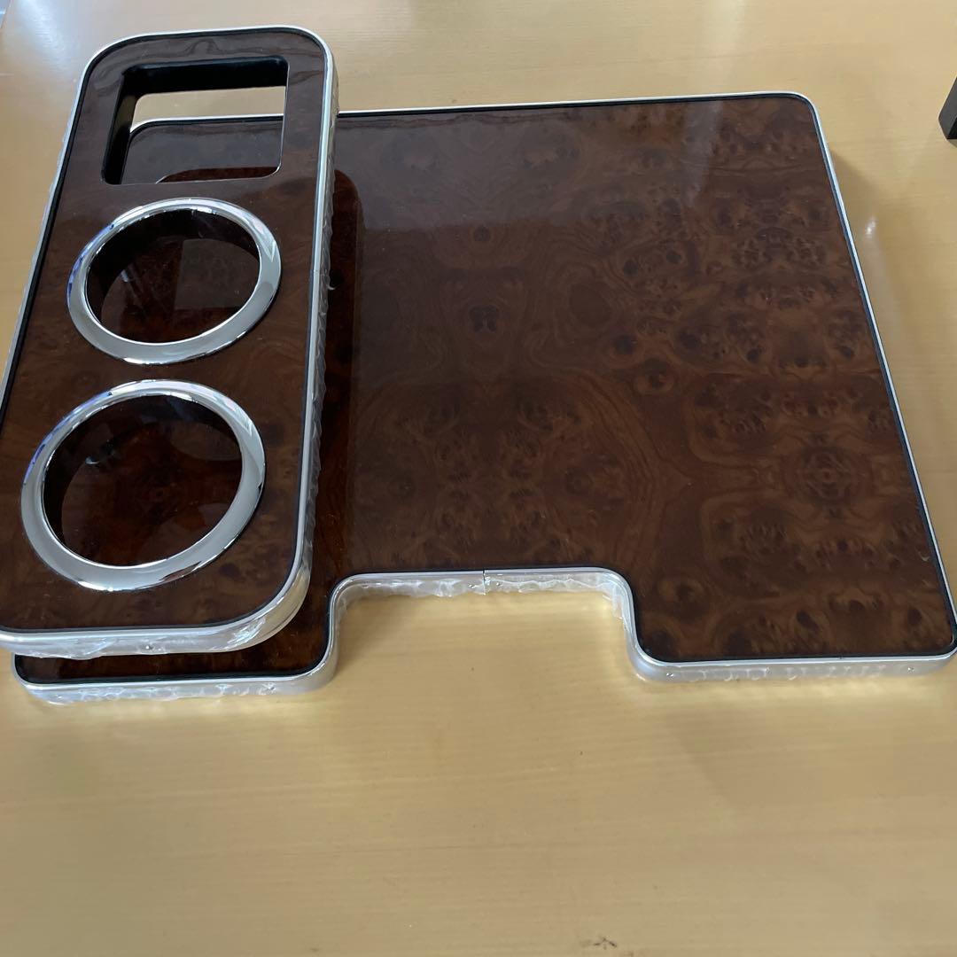 デコトラ ISUZU07フォワードセンターテーブル目立った傷や汚れなし