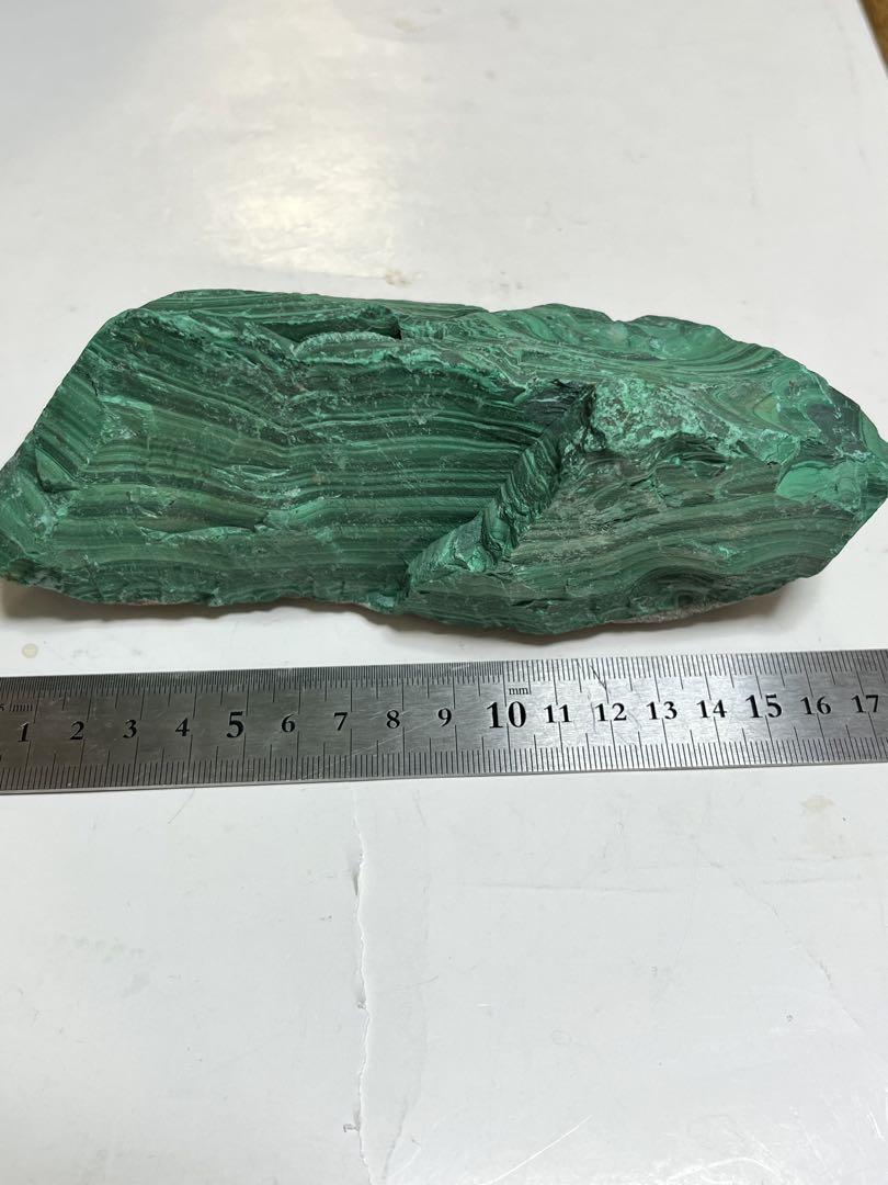 コンゴ産天然マラカイト原石　約1476g  大きさもあり　綺麗な模様も出ています