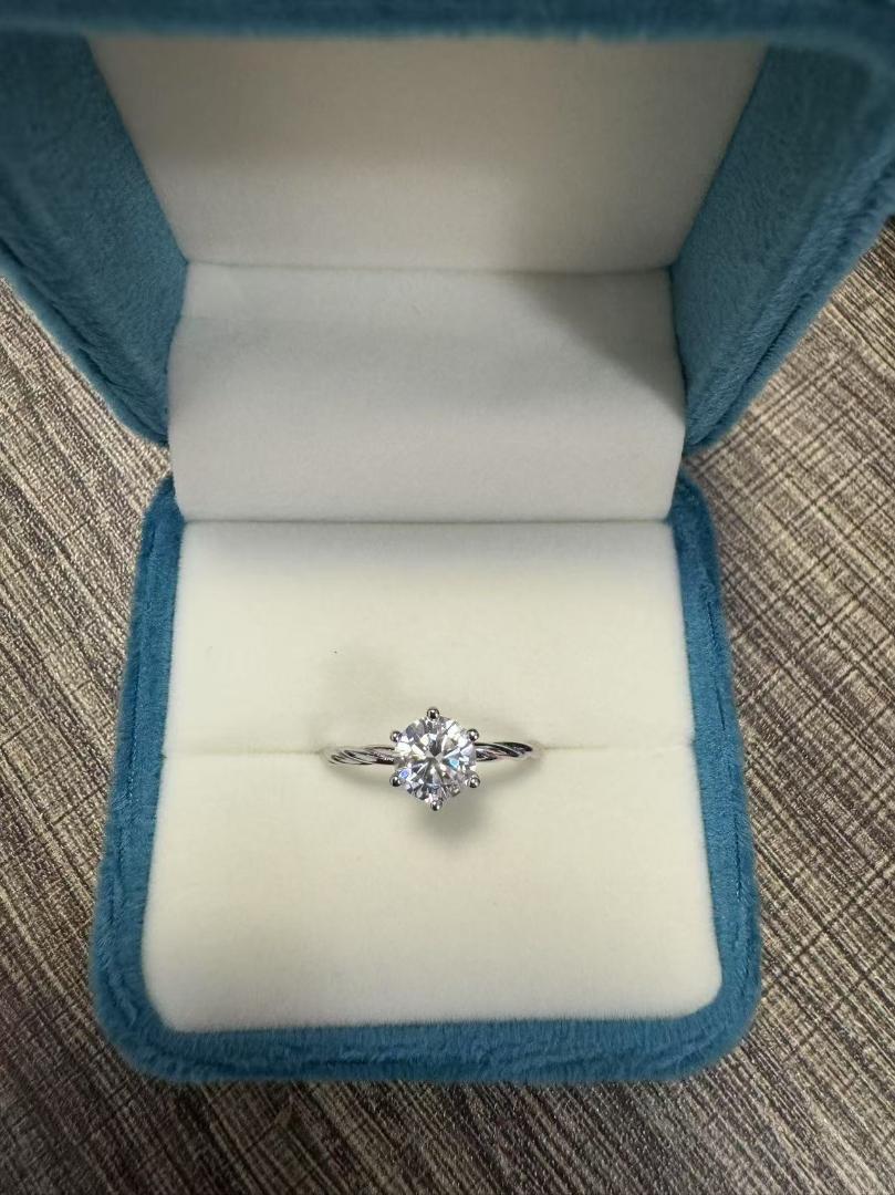 1ct ダイヤモンドリング 6本爪 限定 証明書付き