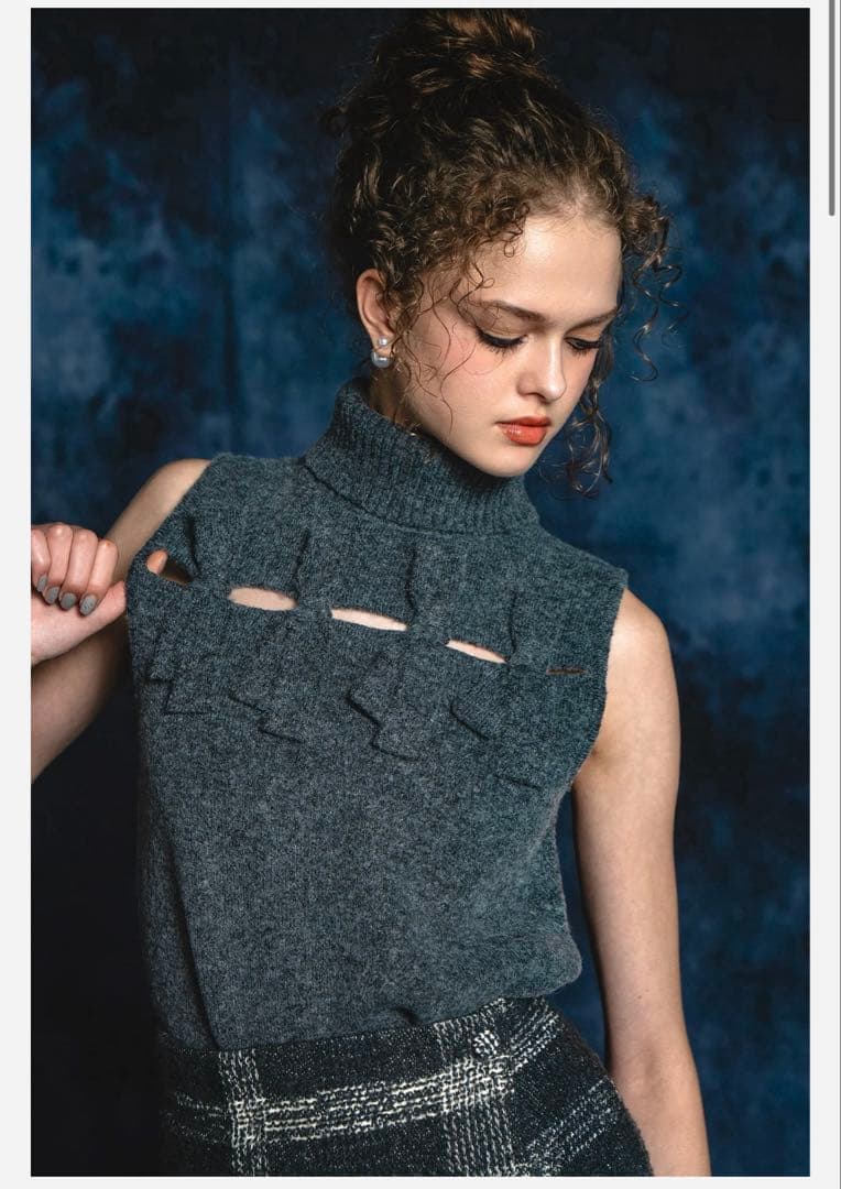 シェリエ sleeve less ribbon slit knit SIZE