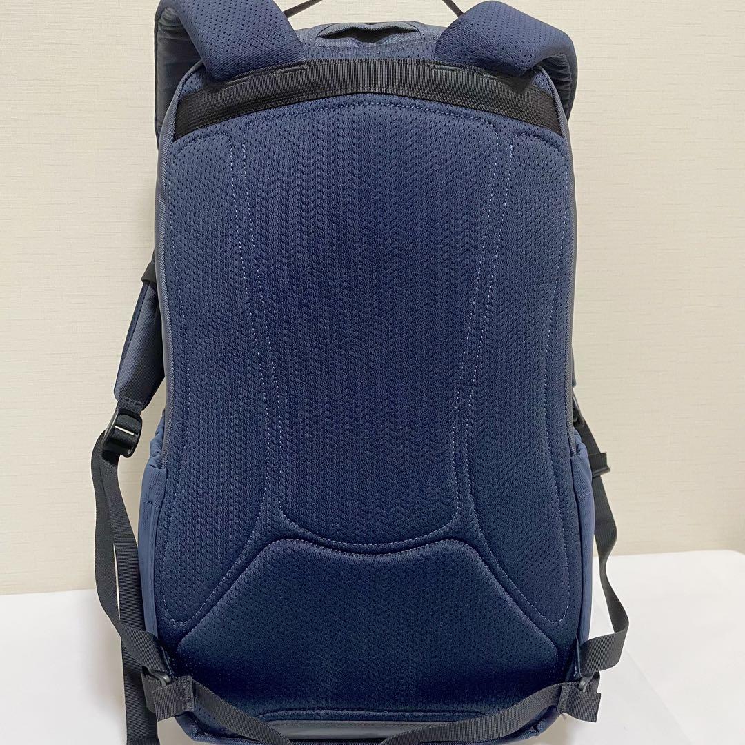 アークテリクス マンティス26 ネイビーリュック アークテリクス BEAMSBOY 別注 マンティス26 リュック ネイビー