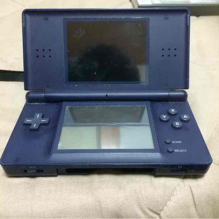 メルカリ Ds Lite 紺色 携帯用ゲーム本体 2 000 中古や未使用のフリマ メルカリ Ds Lite 紺色 携帯用ゲーム本体 2 000 中古や未使用のフリマ