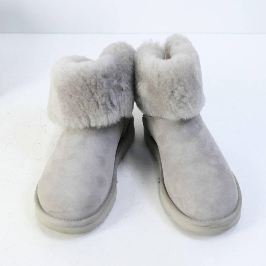 展示品 UGG W クラシック チャーム ブーツ 1095717 24cm