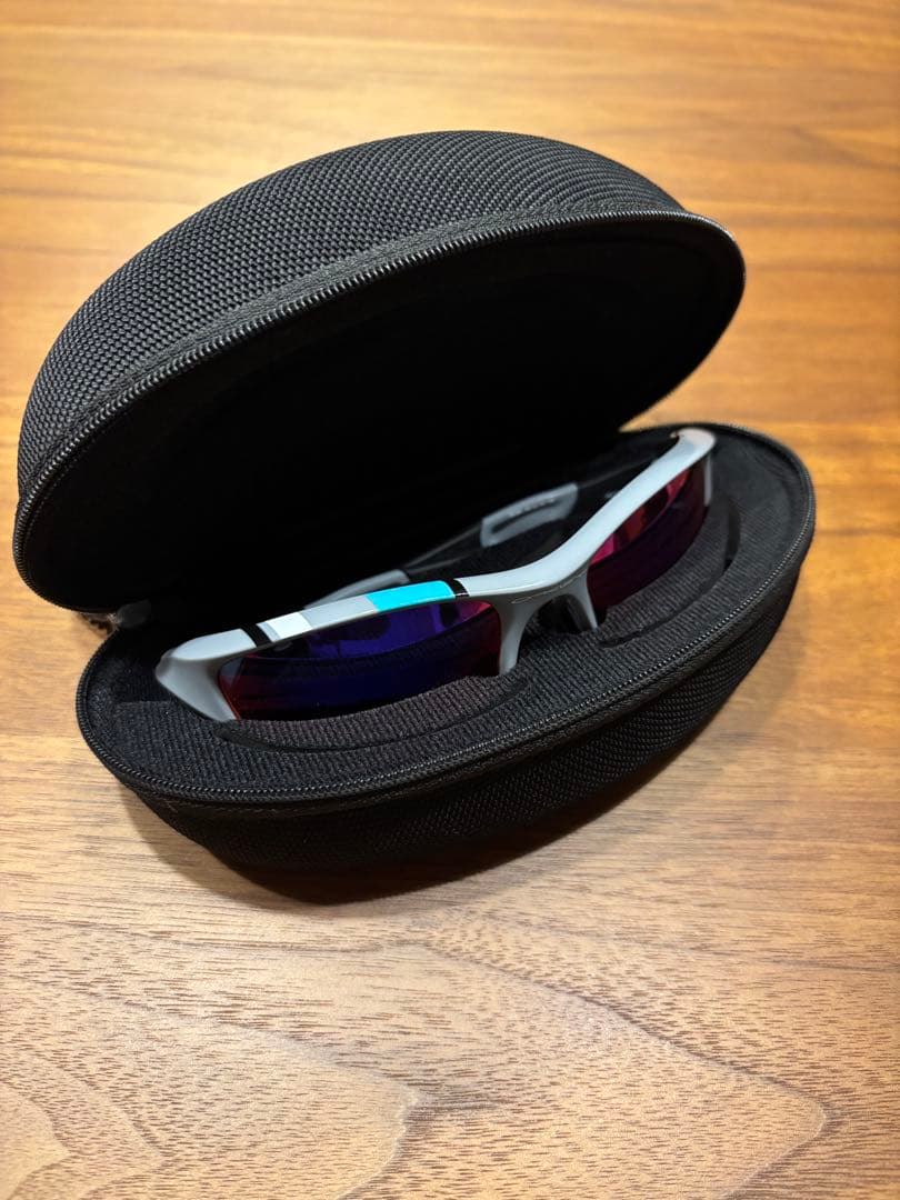 【OAKLEY】オークリー スポーツ用サングラス ケース付き 【OAKLEY】オークリー スポーツ用サングラス ケース付き