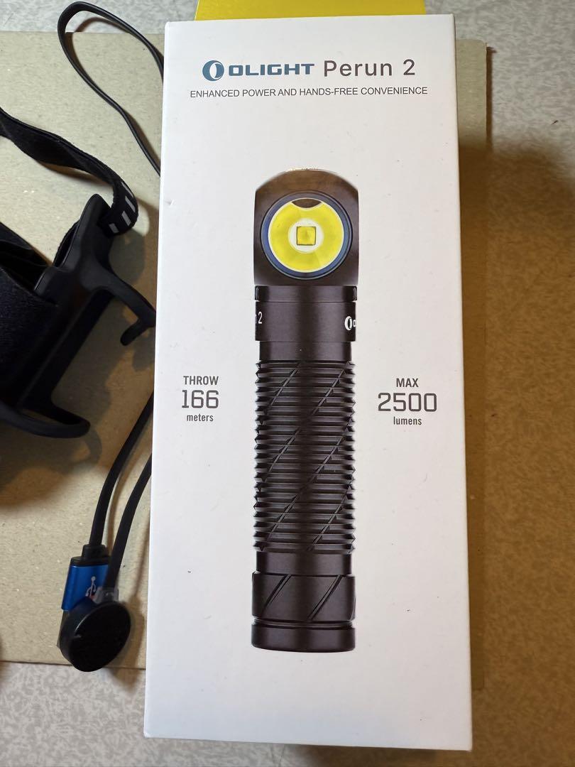 OLIGHT Perun 2 ヘッドライト 2500ルーメン