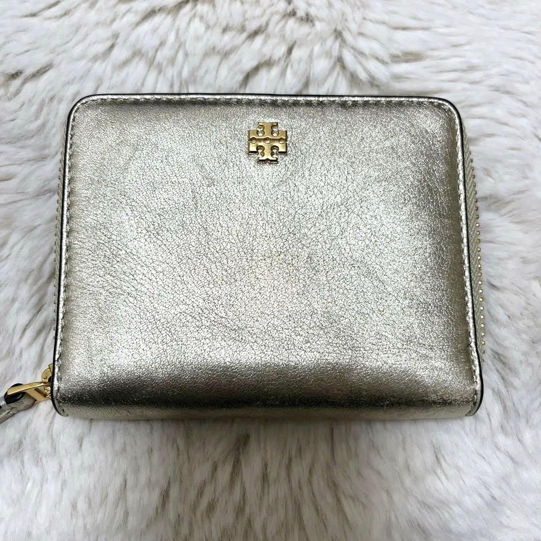 希少カラー ホワイトゴールド トリーバーチ 二つ折り 財布 - メルカリ