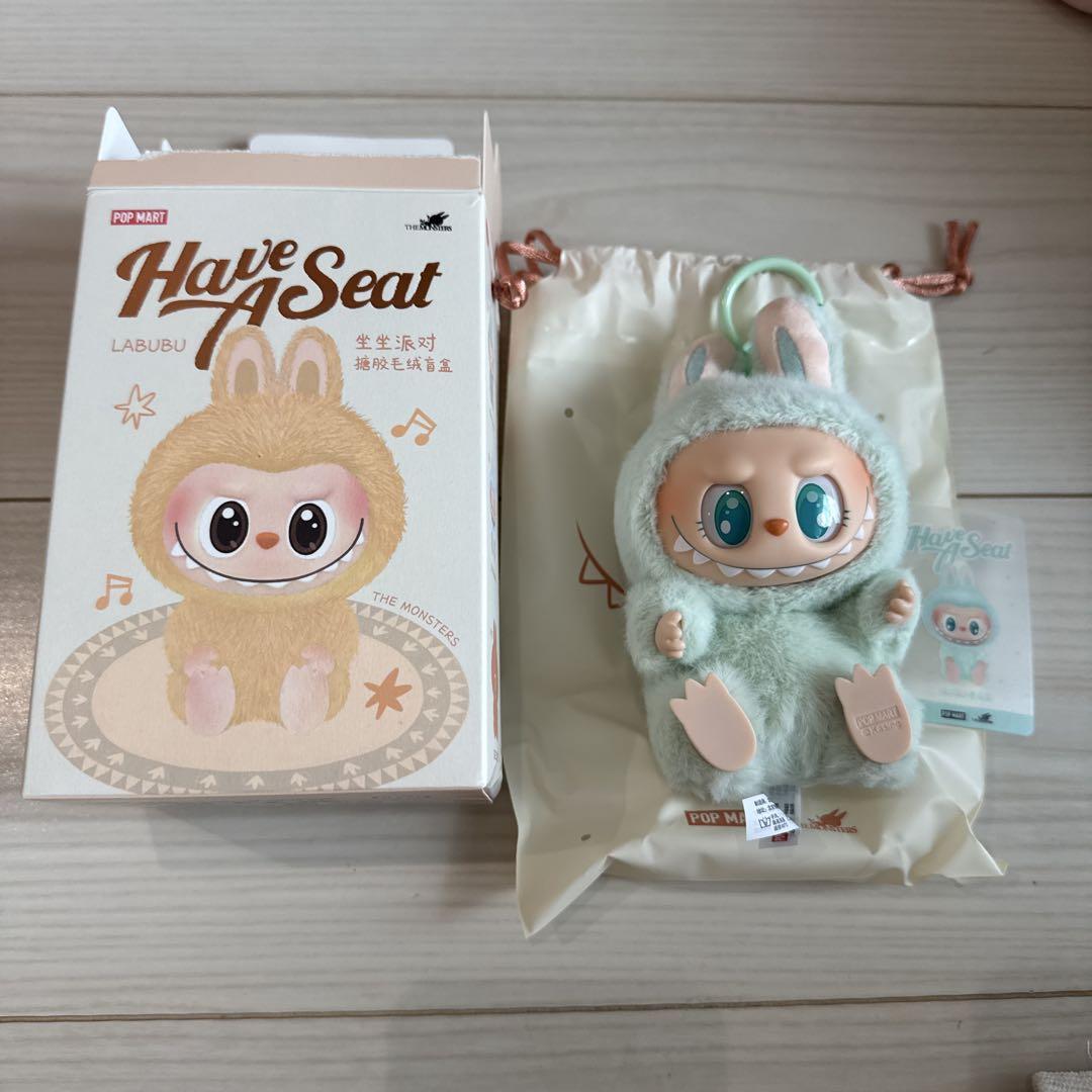labubu have a seat ququ ラブブ 緑 正規品 LABUBU ラブブ Have A Seat ハブアシート QUQU 緑 - メルカリ