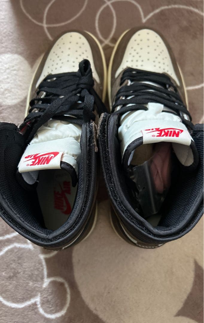 Travis Scott × Nike Air Jordan 1 High OG