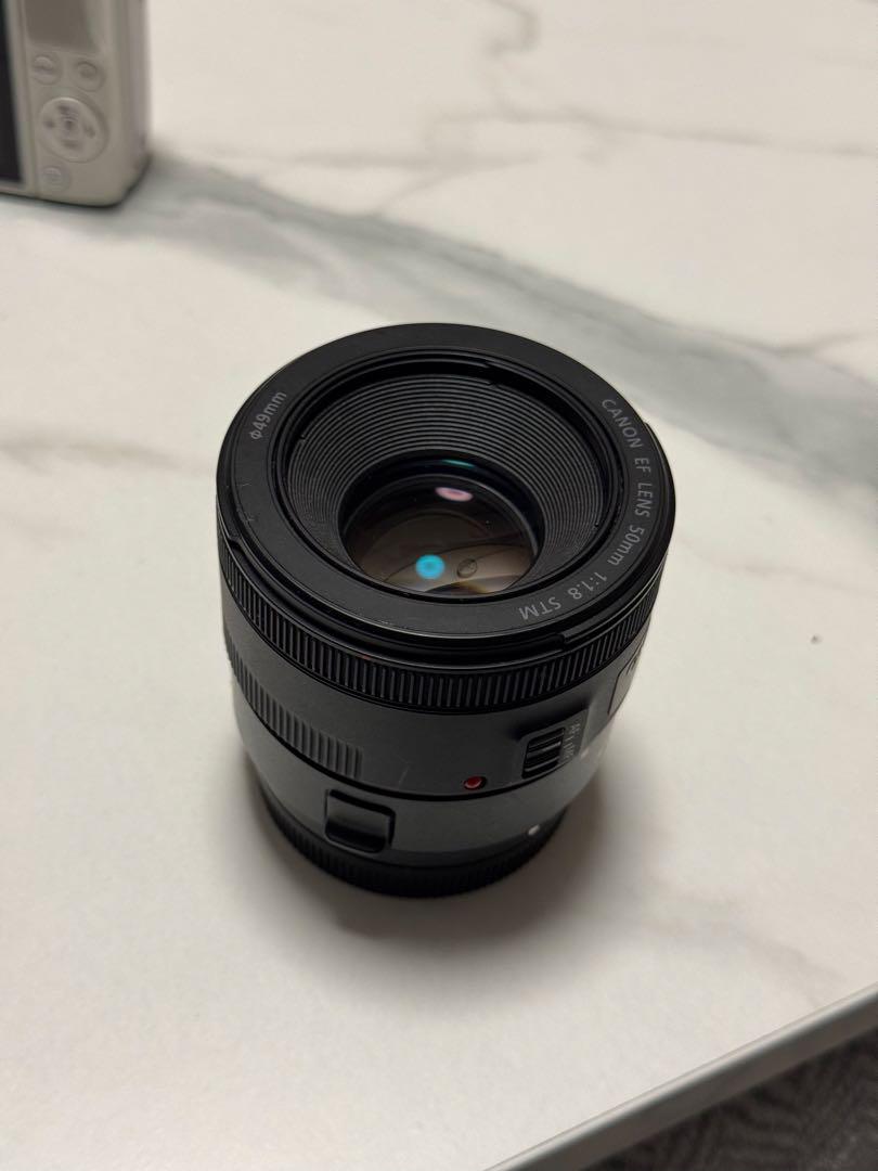 Canon EOS M100 ホワイト 本体とレンズ付き