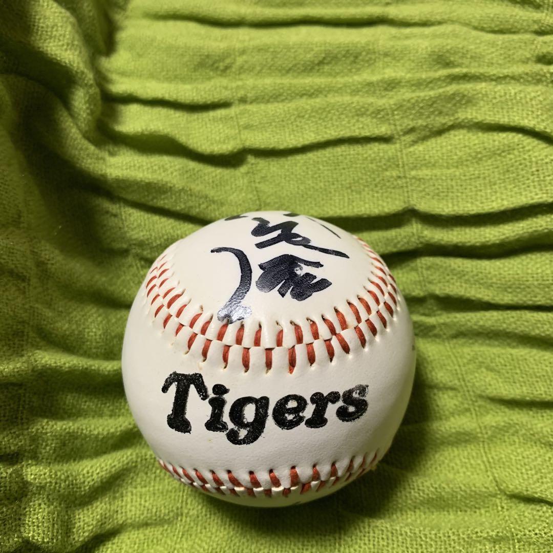 Tigers サイン入りボールとアクセサリーセット Tigers サイン入り公式試合用ボール - メルカリ