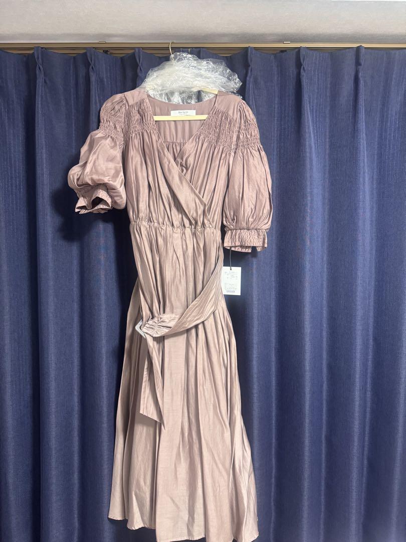 新品タグ付　herlipto Airy Volume Sleeve Dress