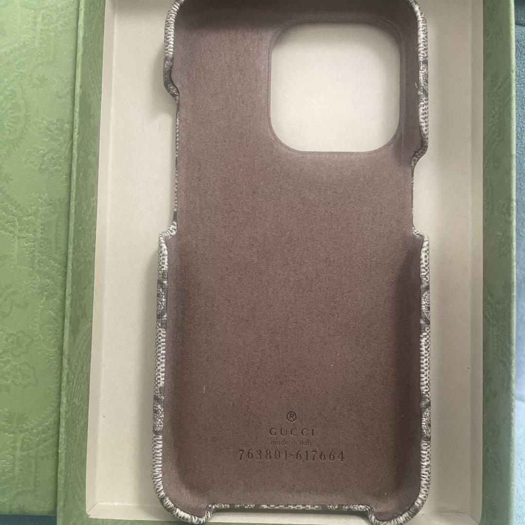 新品未使用 GUCCI iPhone15 pro ケース