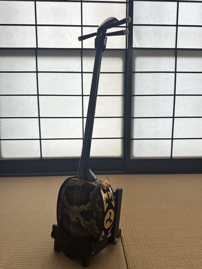 巨匠 銘苅春政 作 貴重な真壁型三線 image.jpg