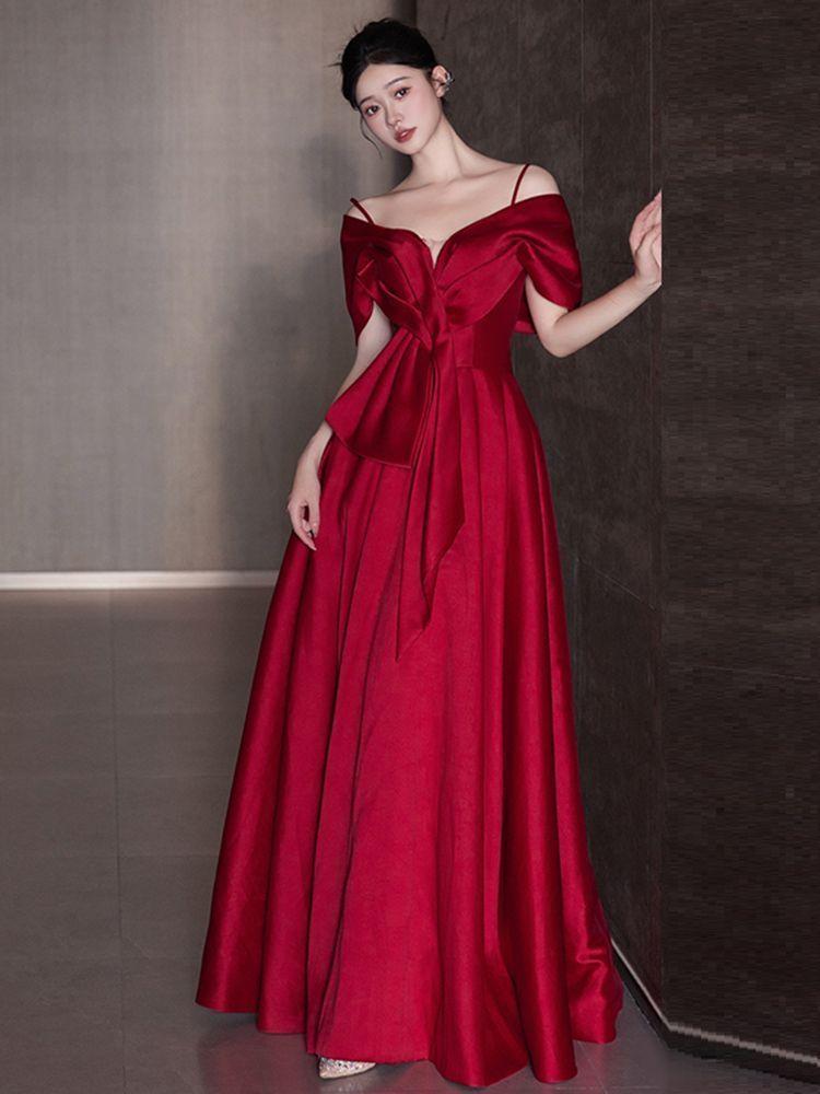 新品✨️ 深紅サテンが艶やかに映えるオフショルダーリボンドレス マタニティにも