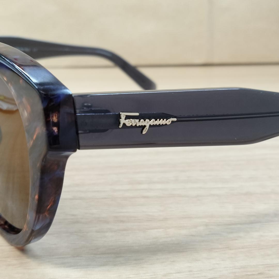 訳あり・新品】Ferragamo サングラス SF884SA-542 箱付き