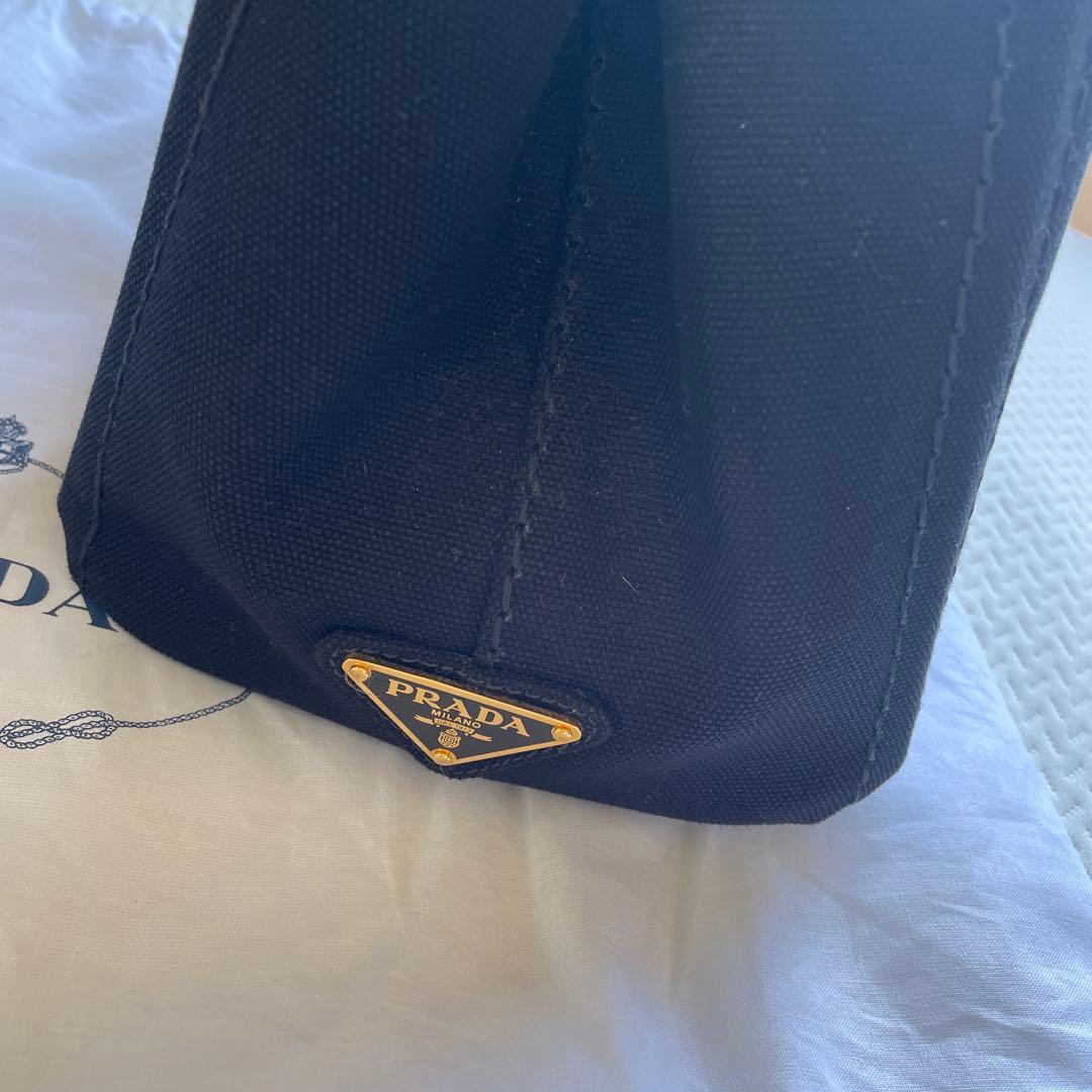 ゆかちゃん　PRADA ブラックキャンバスショルダーバッグ