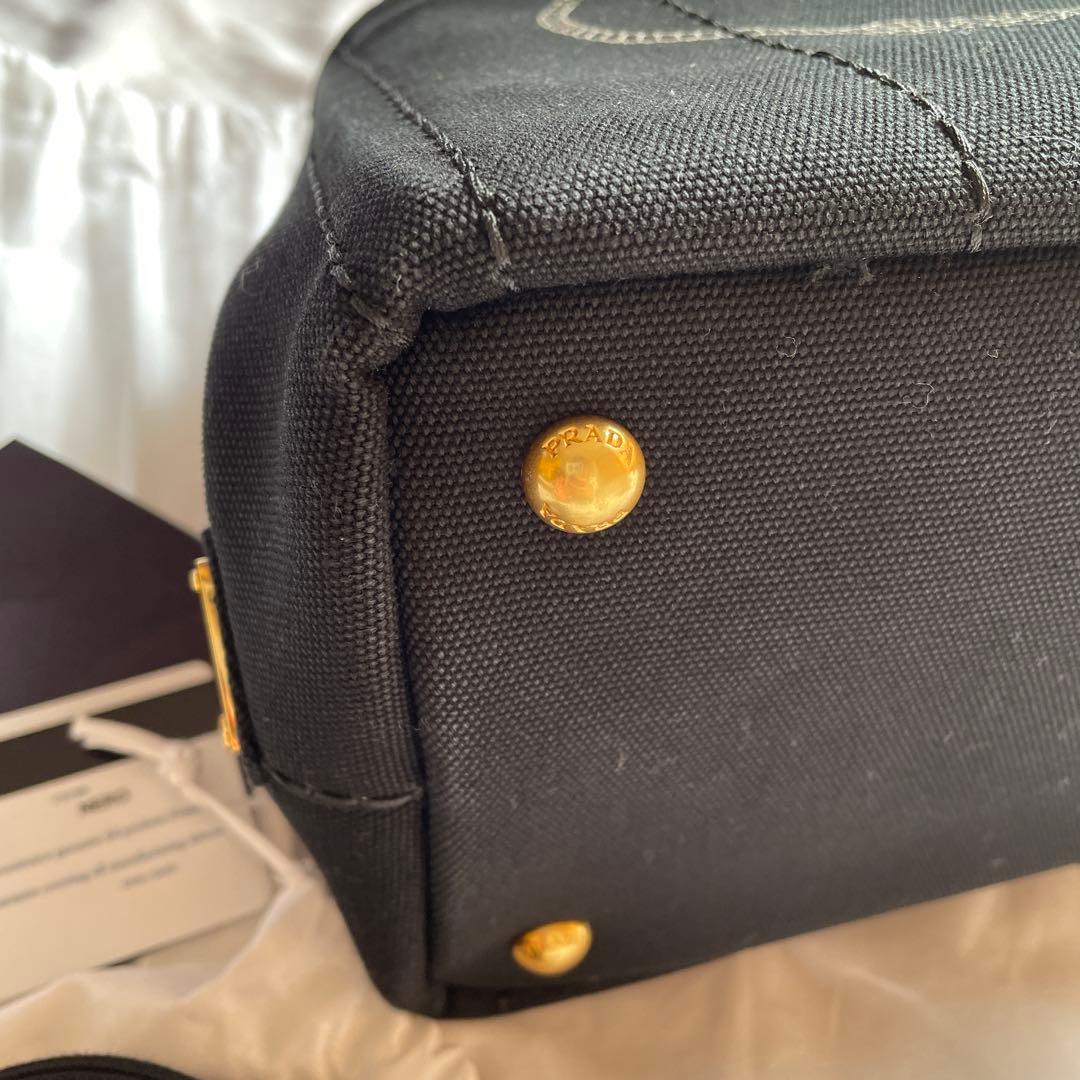 ゆかちゃん　PRADA ブラックキャンバスショルダーバッグ