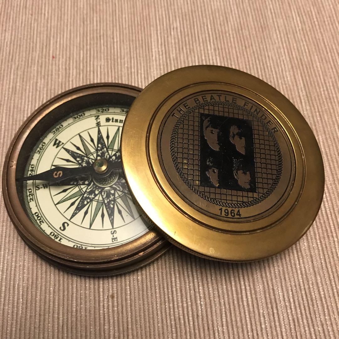 方位磁石　ビートルズ