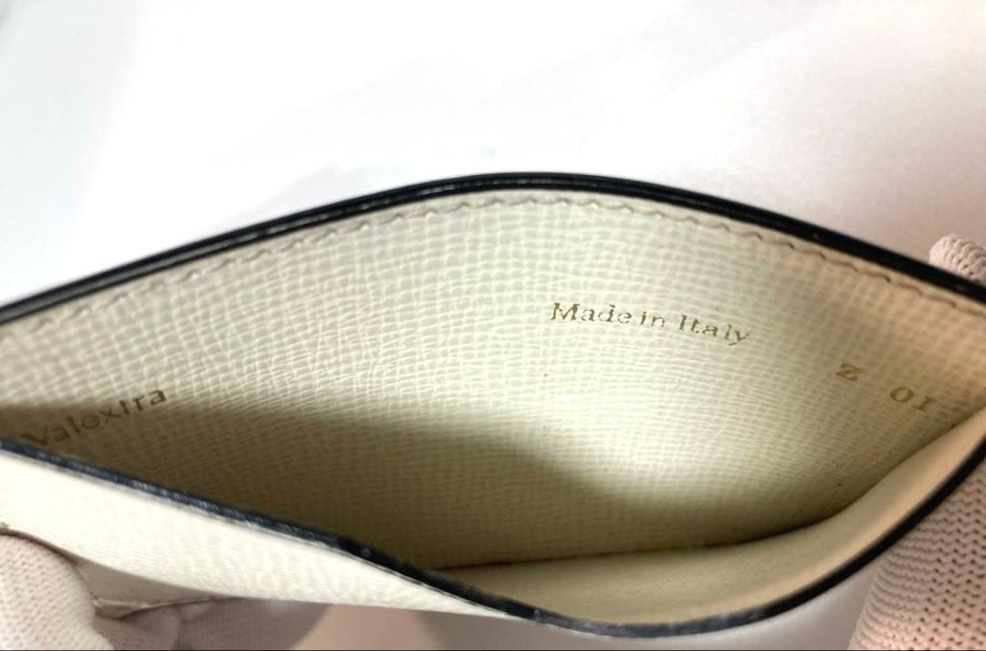 ✨️ほぼ未使用✨️ Valextra ホワイトレザー カードケース ✨️ほぼ未使用✨️ Valextra ホワイトレザー カードケース