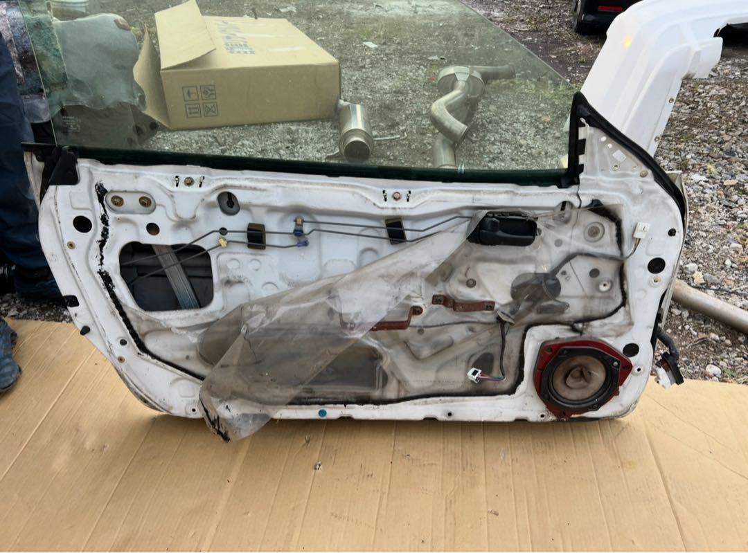 Er34 2ドア用 スカイライン クーペ 左 LH ドア 白系 Er34 2ドア用 スカイライン クーペ 左 LH ドア 白系