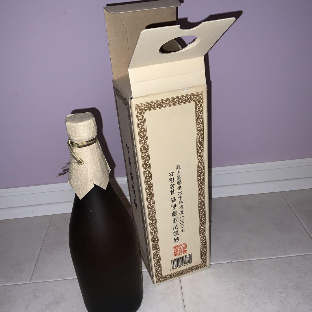 森伊蔵 本格焼酎 専用箱付き　720ml 箱に汚れあり　未開封品
