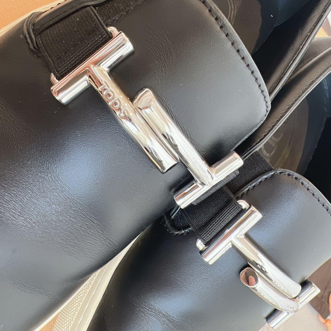 Tod's レザースリッポン ドライビング シューズ ブラックトッズ ローファー