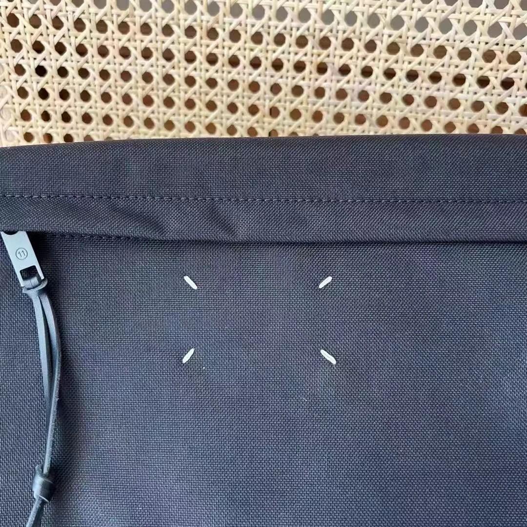 ♠