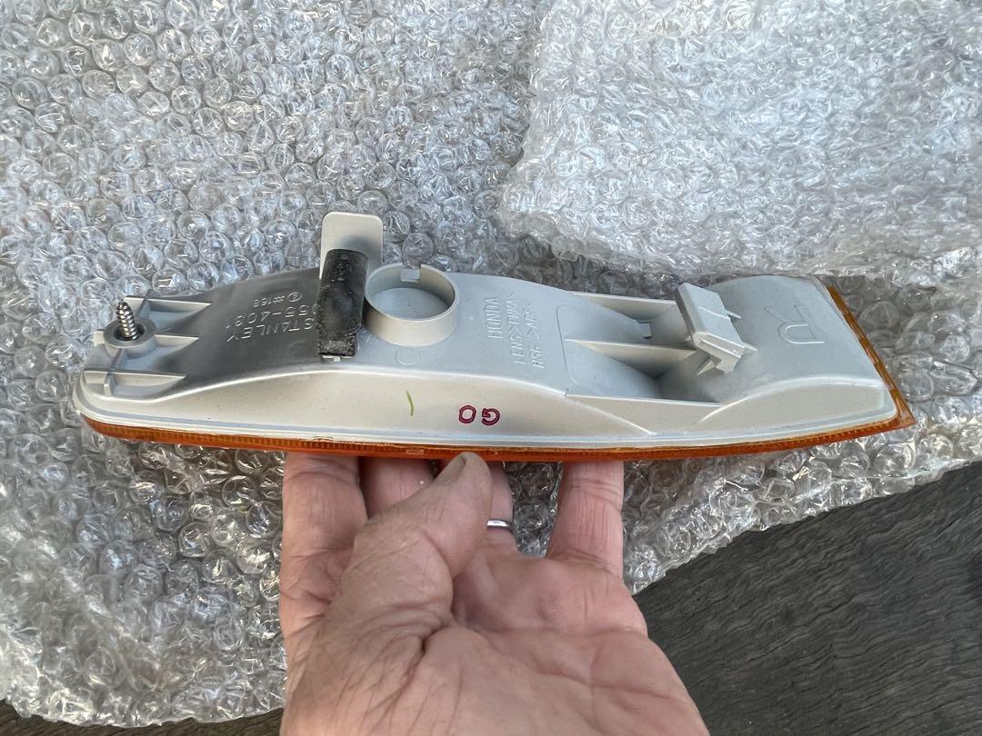 ホンダ　プレリュード　フロントターンシグナルライト　純正パーツ　未使用 ホンダ プレリュード フロントターンシグナルライト 純正パーツ