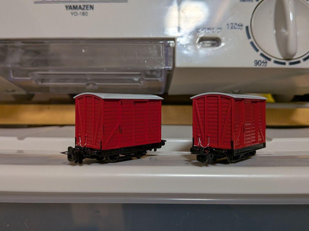 bachmann ナローゲージ赤有蓋貨車