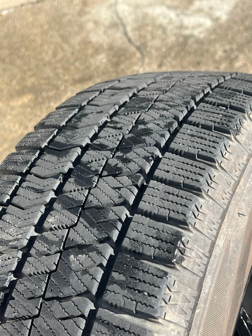 BRIDGESTONE ブリザック　スタッドレス　195/65r15