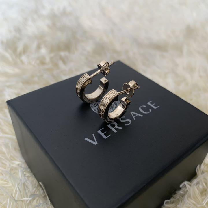 VERSACE ヴェルサーチ ピアス シルバー 楽天市場】ヴェルサーチ ピアス ゴールド シルバー メデューサ